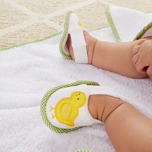 NWOT Baby Aspen White Terrycloth Ducky Bath Time Cozy Warm Elastic Slippers